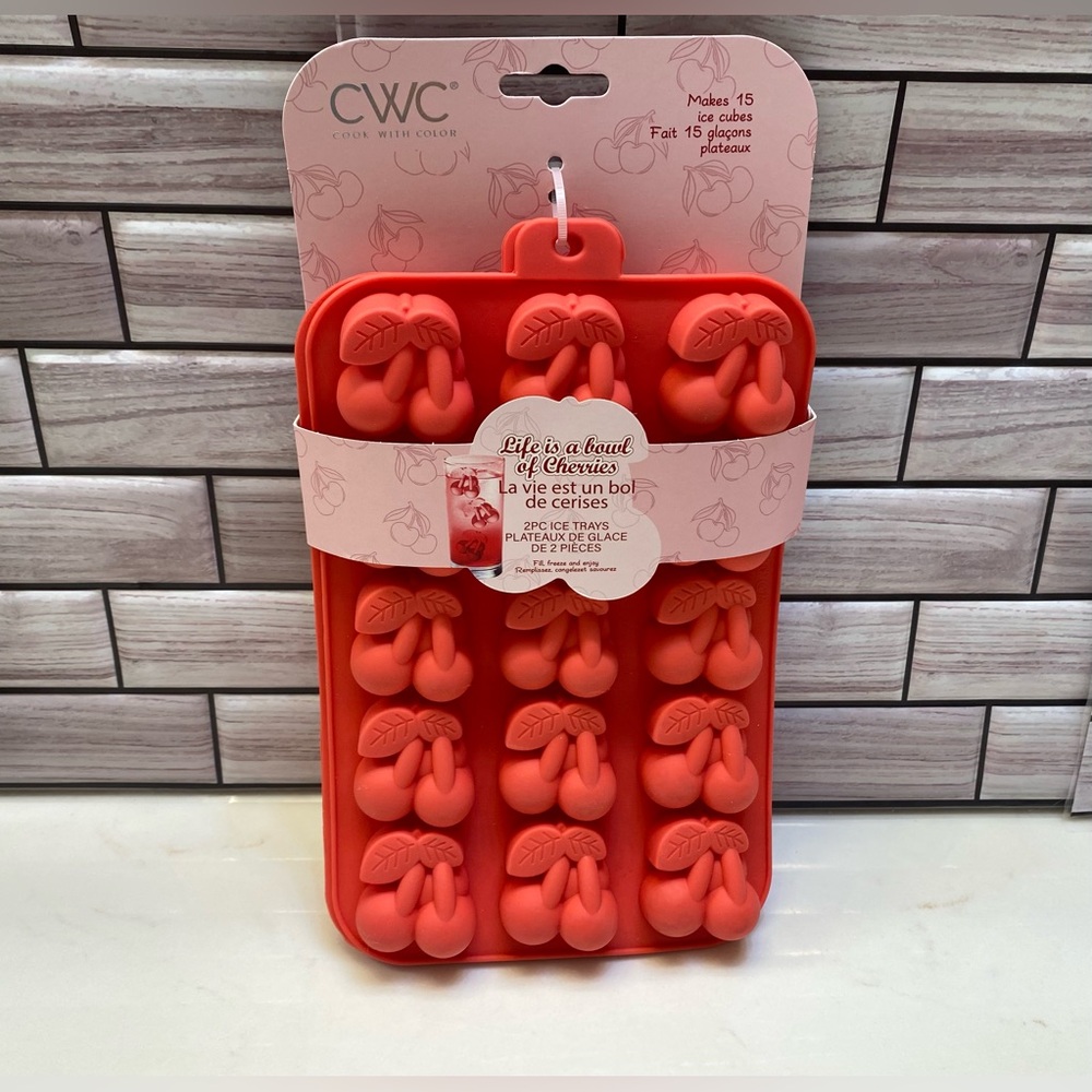 CWC 🍒 Cherry shaped 2 piece Ice Trays  Red mold BPA Free NWT